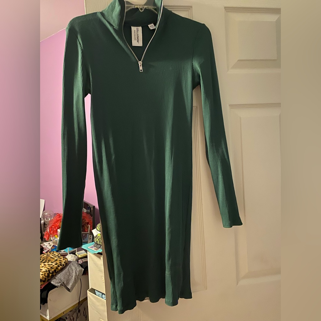 Green Mini Dress Zipper. Size 8